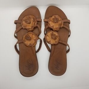 Naya Bristol brown leather flower slide sandals 8M